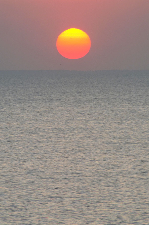 Sunset.jpg (98066 bytes)